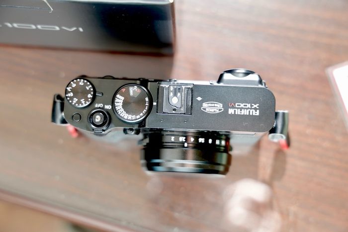 Fujifilm X100VI fixed lens Camera (Black) - Like new