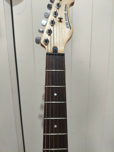 Yamaha eg 012
