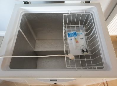Beko CF625W Chest Freezer, 205 litre