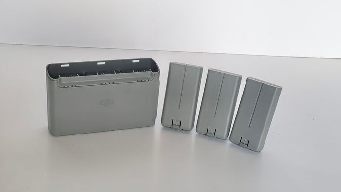 DJI Mini 2 Charger + 3 Battery