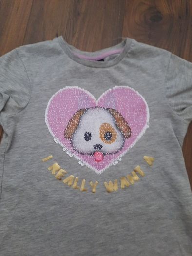 Girls tshirt with reversible sequins size 6-7 years