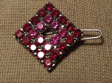 Beautiful Tarina Tarantino Crystal Hair Clip