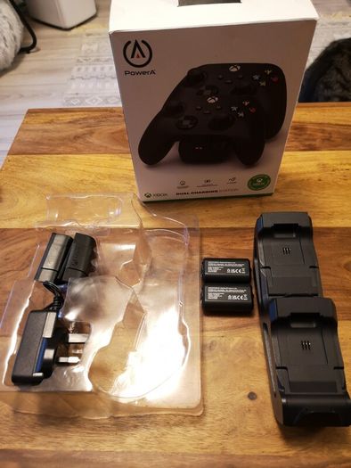 Xbox dual charging station