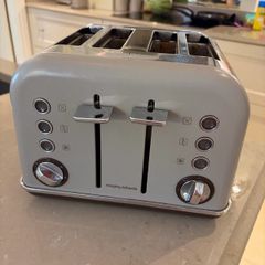 Morphy Richard's taupe double toaster