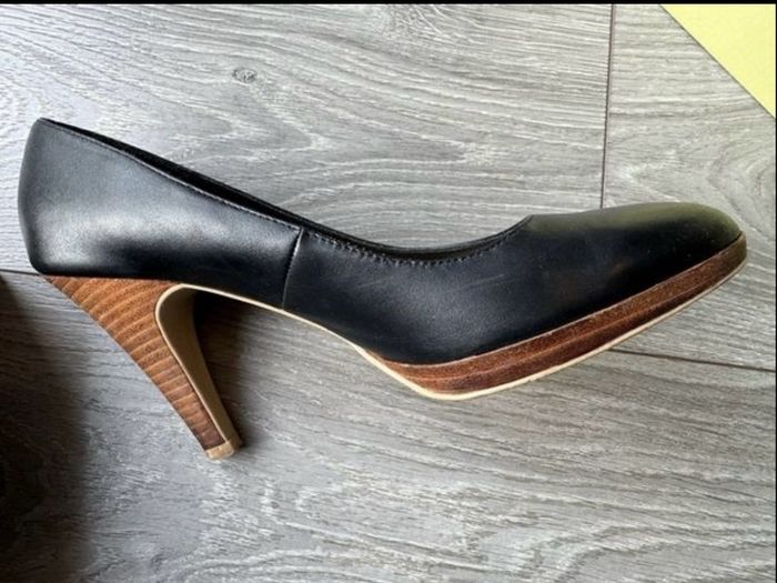 Court shoes - black