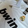 Real Madrid retro Jersey 2011/12 Image 3