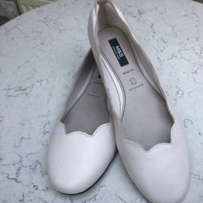 Brand New Leather Marks & Spencer Ballet Flats Size 8