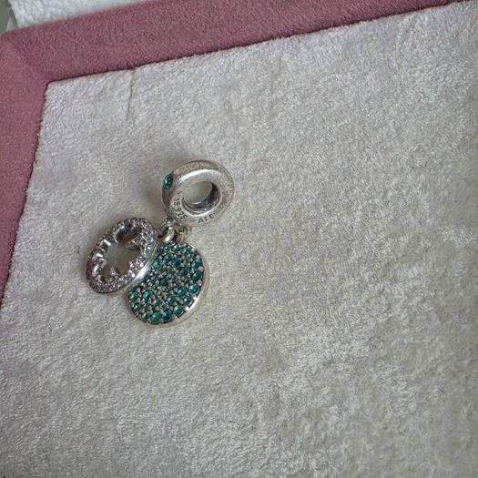 Pandora four leaf clover dangle charm very good condition hallmarked