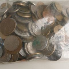 Kilo of world coins