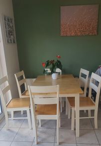 kitchen table and 6 chairs