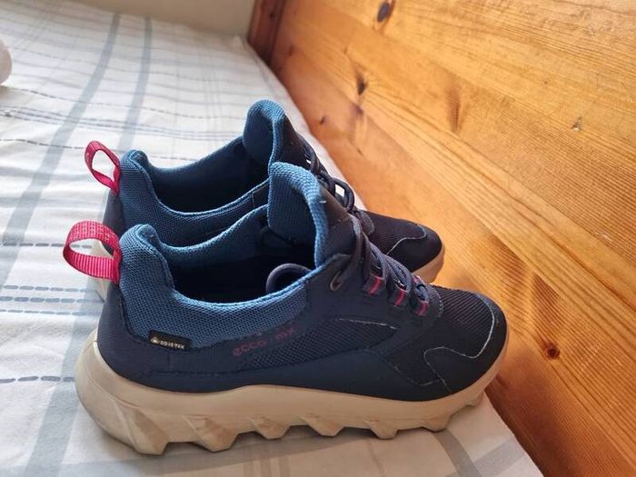 ecco gtx mx low Size 4.5 eu 37 navy/green in excellent condition