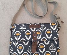 Hand bag