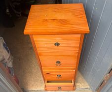 Chest of drawers