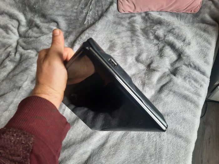 VIRGIN Media 12V Android Laptop / netbook