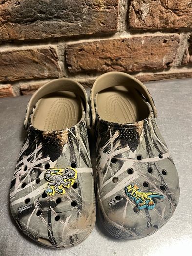 Crocs Classic Realtree Clogs Dinosaur Jibbitz UK 1 EU 33 to 34