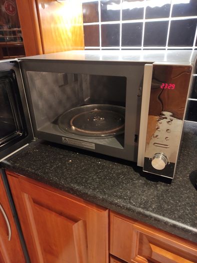 Microwave 25 Litre