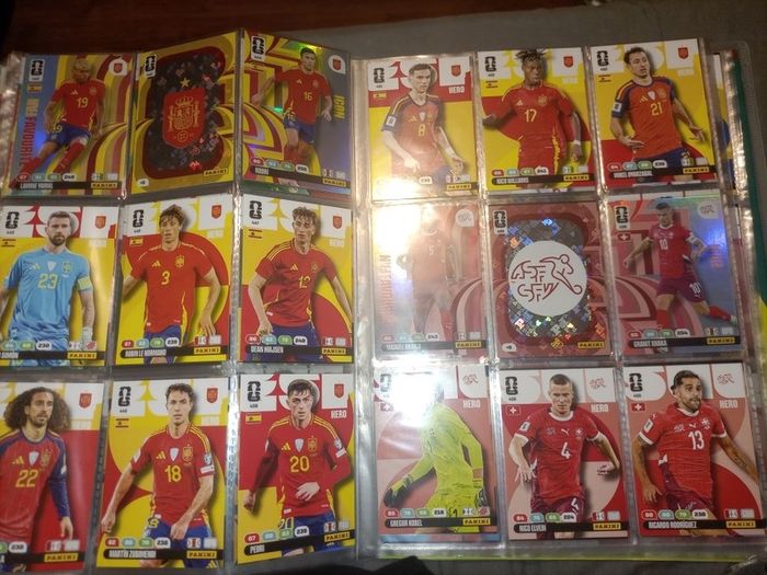 Panini World Cup 2026 binder almost full + extra cards