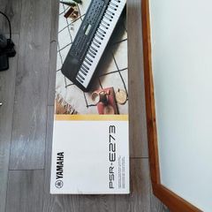 Yamaha PSR-E273 keyboard - brand new