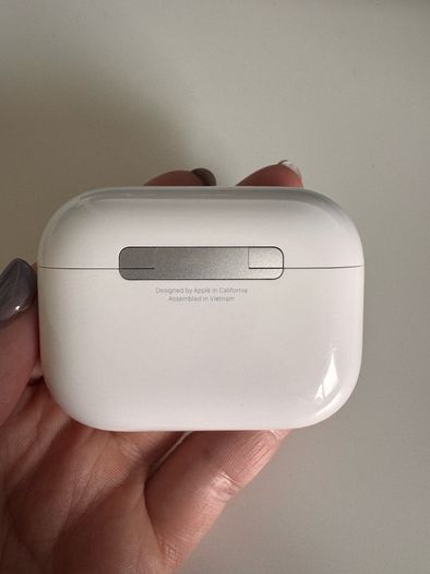 Apple AirPods Pro 3 - 11 month warranty