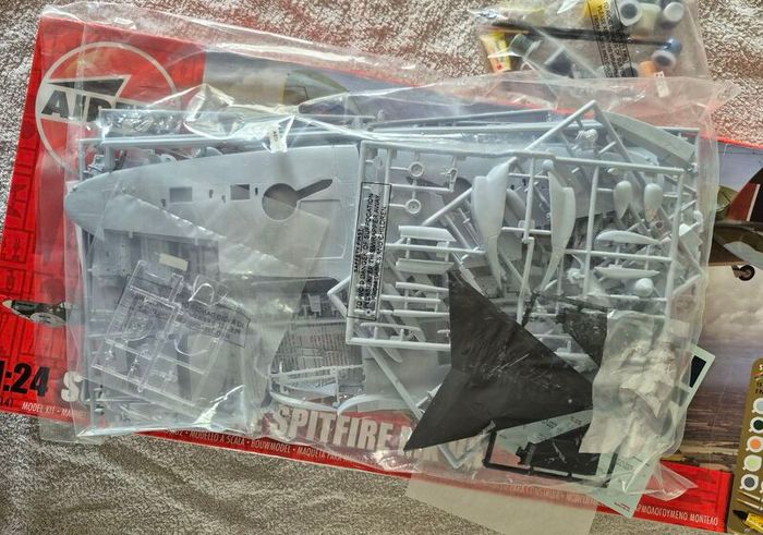 Airfix, 1/24th scale, Supermarine Spitfire MKVB