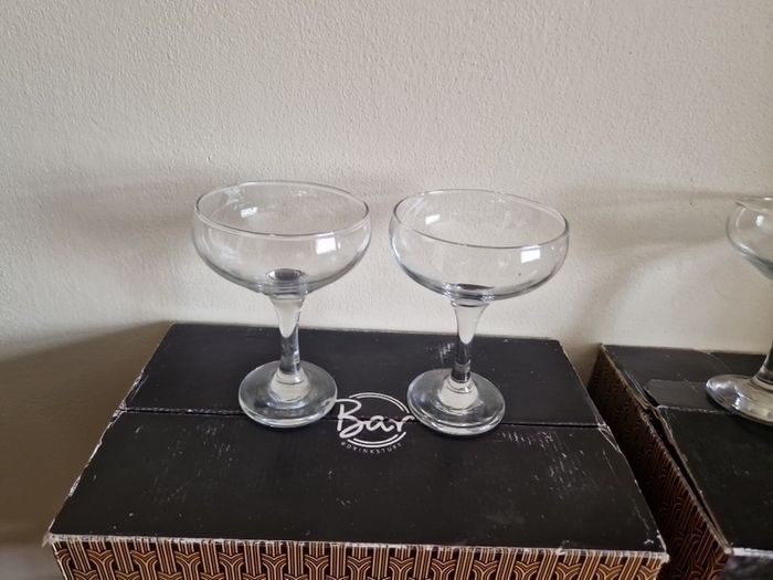 champagne glasses