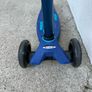 Maxi Micro Deluxe LED Scooter Image 3