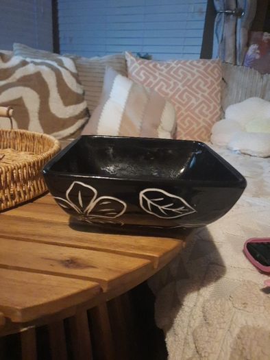 Black and white decorative bowl
