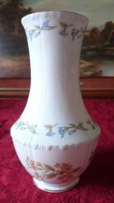 7.5 Inch Tall Royal Grafton England Canterbury Pattern Bone China Vase
