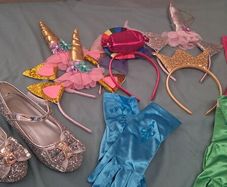 kids costumes / dress up