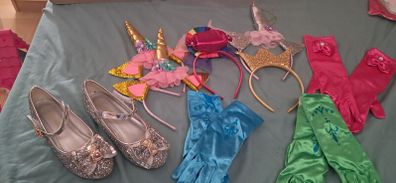 kids costumes / dress up