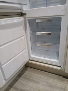 70 30 Electrolux fridge