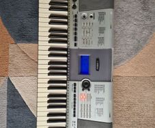 Yamaha PSR E403 Keyboard