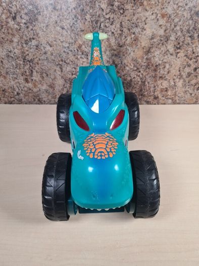 hot wheels CAR CHOMPIN MEGA WREX monster truck with lights and sounds