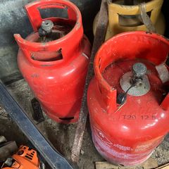 2 full bottles of propane