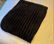 Black faux Fur Blanket