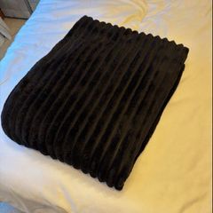 Black faux Fur Blanket