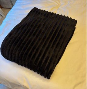 Black faux Fur Blanket