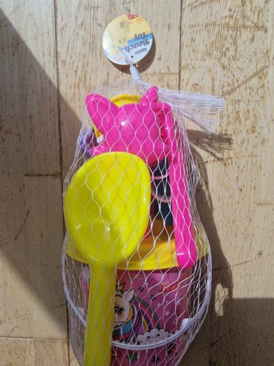 New Unicorn Beach Toy Set - Bucket, Spade, Rake & Sand Moulds