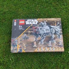 Lego Star Wars set 75337 AT-TE walker