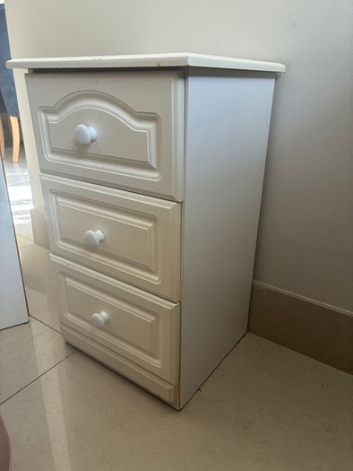 Bedside lockers with lamps