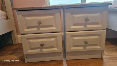 2 lockers and 2 single bed