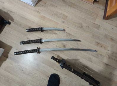Stunning 3-Piece Japanese Samurai Sword Set with Display Stand