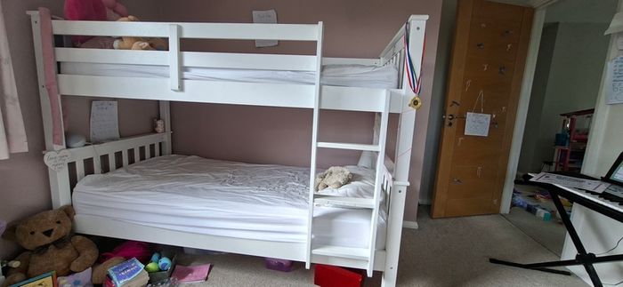 Solid wood bunk beds