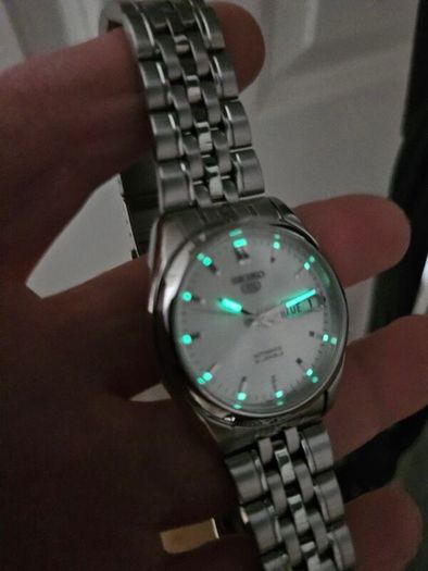 Watch Seiko 5 Automatic.