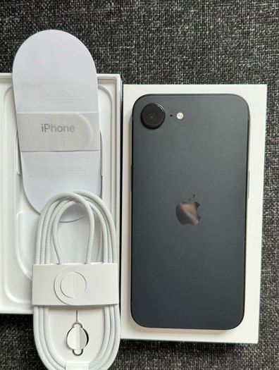 iPhone 16e Black 256GB, Unlocked to any Network
