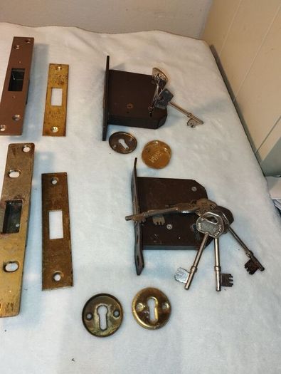 Era 5 leaver Locks x 2