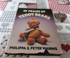 In Praise of Teddy Bears Phillippa and Peter Waring 1980 Vintage