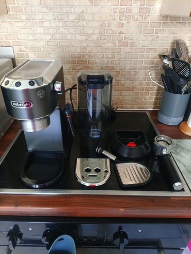 Delonghi Coffee Machine EC685