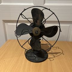 Antique USA 1931 GRAYBAR  8-inch Electric desk Fan
