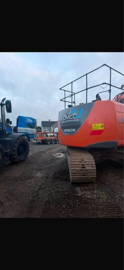 2018 hitachi 225 -6